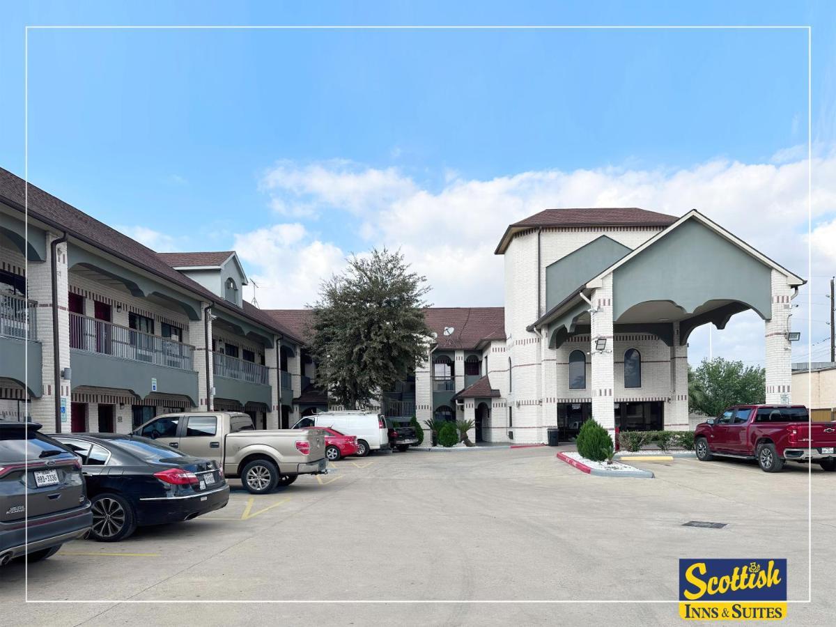 Scottish Inn & Suites Sam Houston Parkway Eksteriør billede