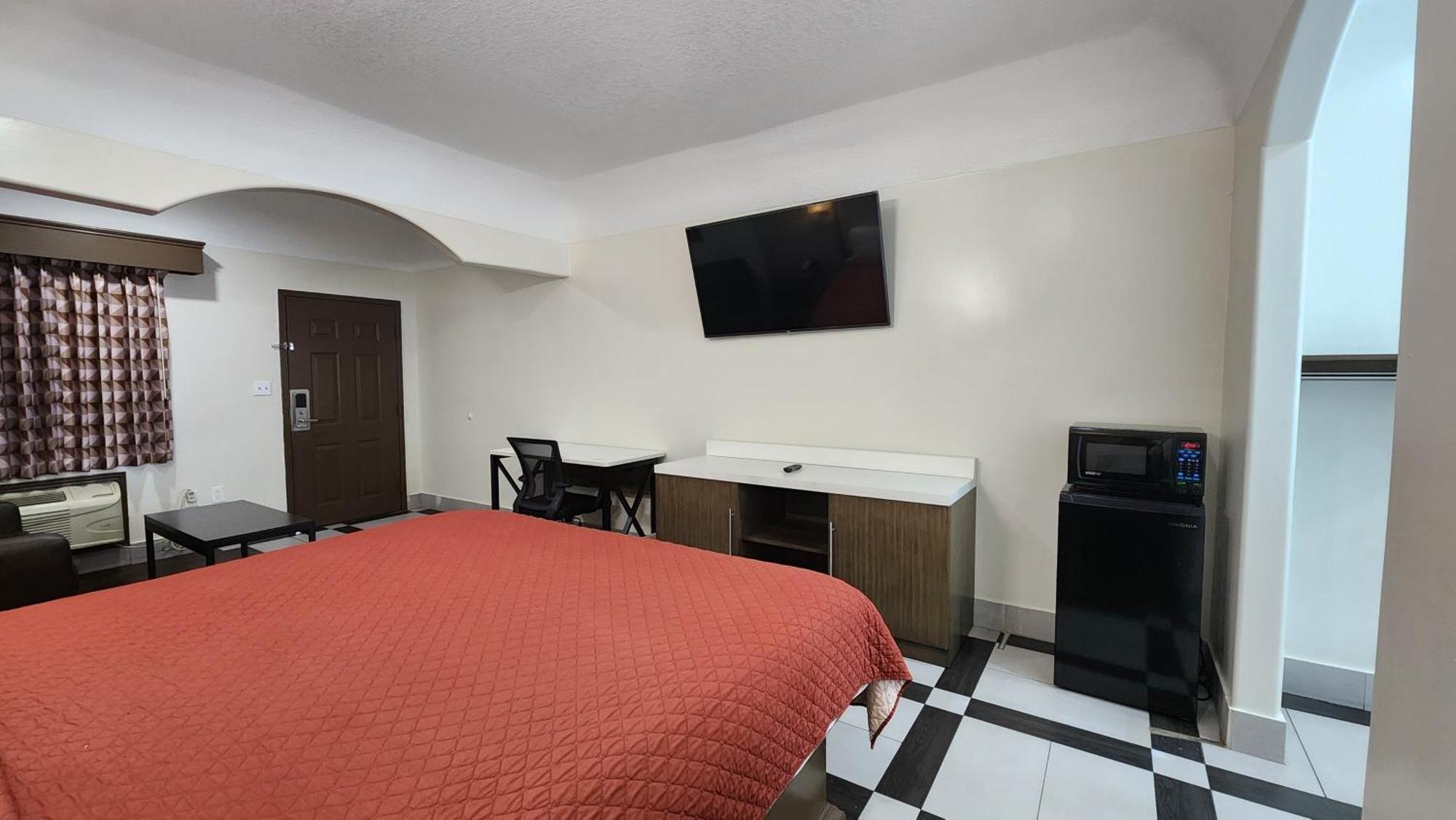 Scottish Inn & Suites Sam Houston Parkway Eksteriør billede